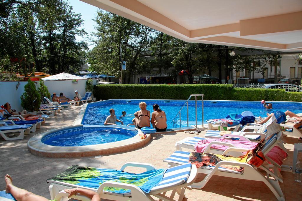 Hotel Lotos Kiten  Extérieur photo
